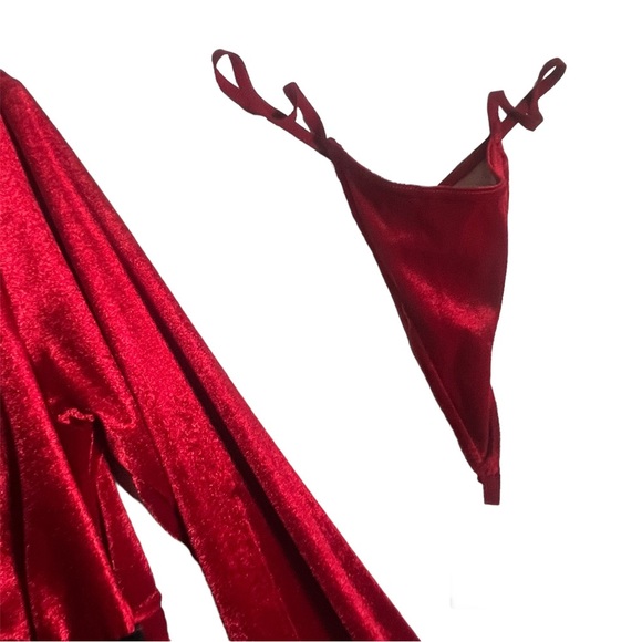 ηεω Velvet Santa Robe & G-String Set Red w/ White Feather Trim Secret Treasures - Picture 10 of 14